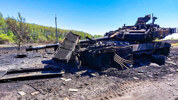 Destroyed_T-90M_of_Russian_Army_1.jpg
