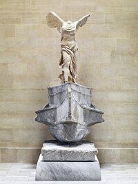Nike-di-Samotracia-Musée-du-Louvre-parigi-Arte-Svelata.jpg