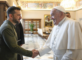 174901_vatican-pope-ukraine_f.jpg