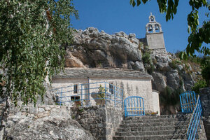 Manastir-Zavala-slika-naslov.jpg