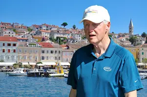 bill-clinton-klinton-hrvatska-mali-losinj-1-830x553.webp