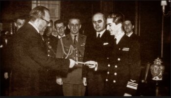 Predaja akreditacije sovjetskog ambasadora Bogomolova kralju Petru II u Londonu.jpg