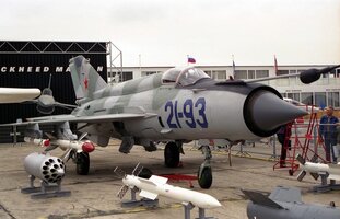 MiG-21-93-sa-raketama-R-27R-i-R-73-640x412.jpg