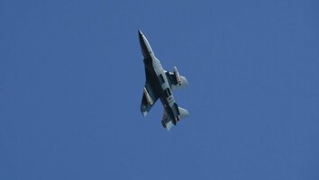 142826_jarinje-avion-vojske-srbije-iznad-jarinja-01-2609-2021-foto-goran-sljivic_fmob-1.jpg