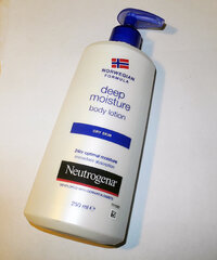 Neutrogena-Deep-Moisture-Body-Lotion-Review.jpg