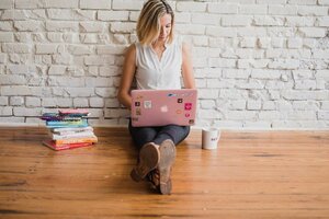 zena-laptop-pixabay.jpg